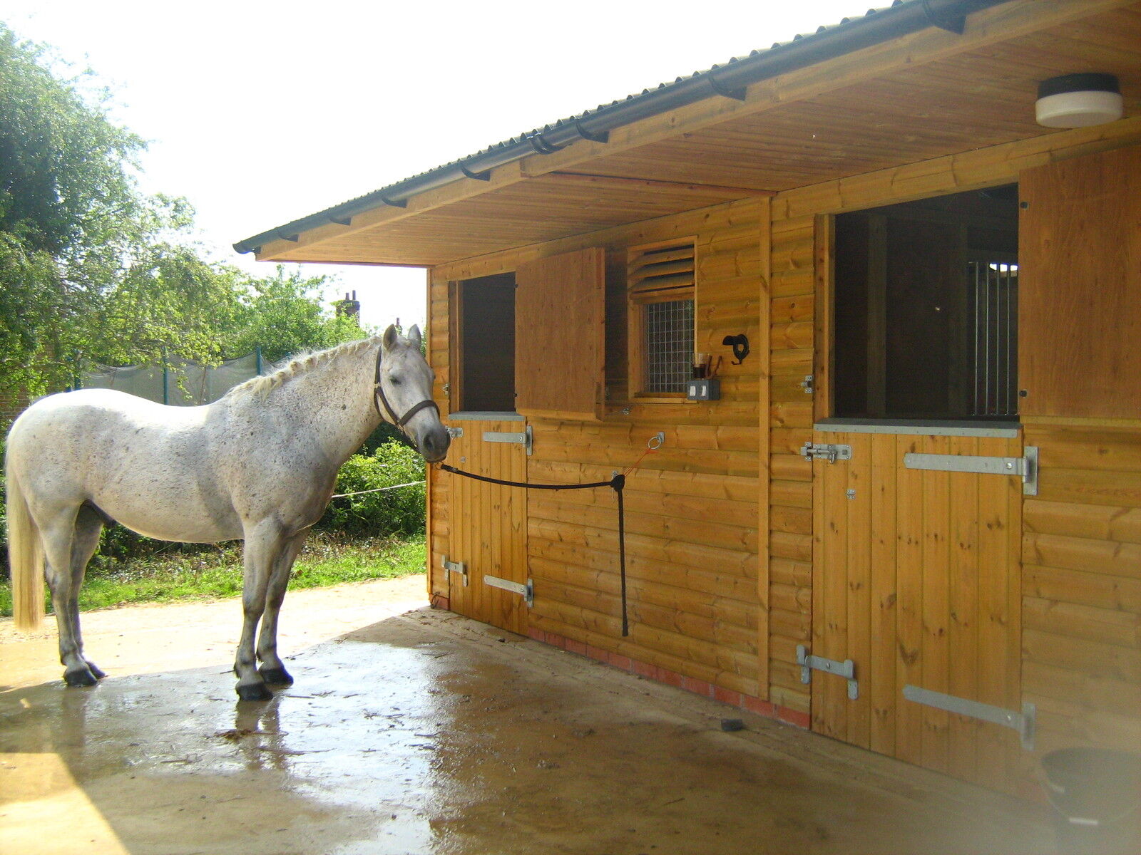 Stables solar power